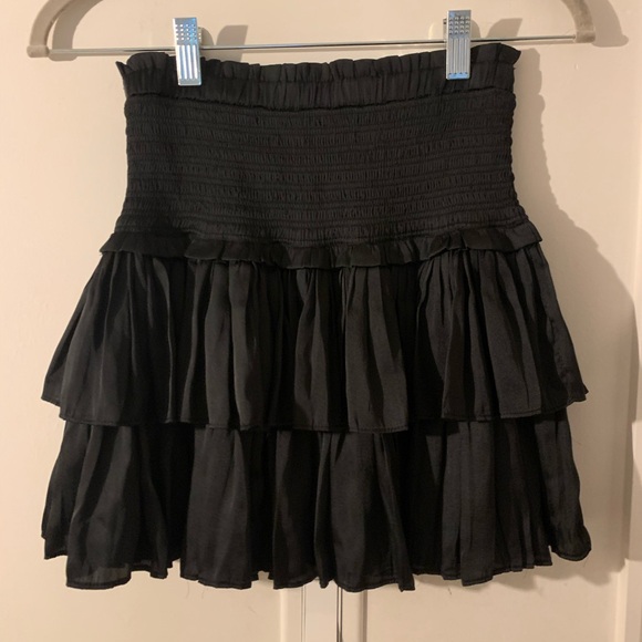 Black ruffled skirt - Picture 2 of 3